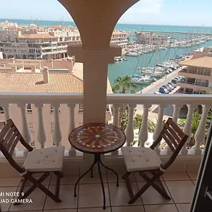 De Calidad En Con Excelente Vista Al Mar Y Buena Ubicacion Apartamento